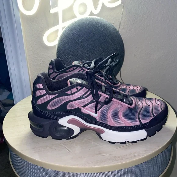 nike air max plus tn. gray and pink. size 3.5y/5w. - Picture 2 of 5